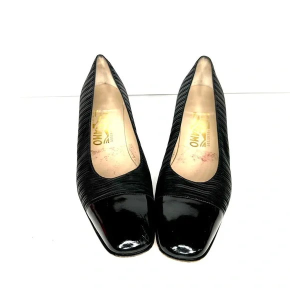 SALVATORE FERRAGAMO Black Cap Toe Chunky Heel Pumps, 8.5 A - Picture 4 of 11